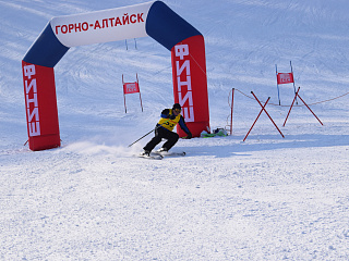 Соревнования по горным лыжам прошли на горе Комсомольская