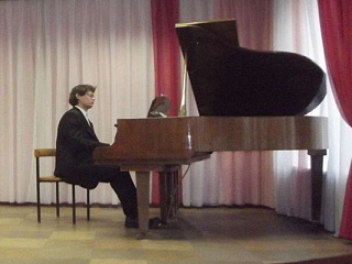 В Горно-Алтайске состоялся концерт молодого пианиста Александра Мальцева