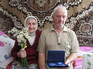 Четырем Горно-Алтайским семьям вручили  медали «За любовь и верность»