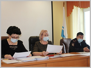 В Администрации города состоялось очередное заседание Комиссии по делам несовершеннолетних и защите их прав