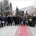 Памятник первому учителю открыли в Горно-Алтайске