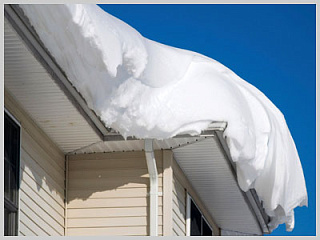 Сход снега с крыши: куда обращаться