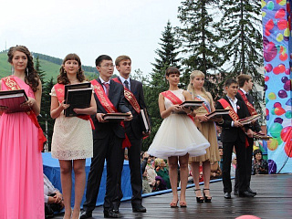 24 июня в Горно-Алтайске пройдут школьные выпускные вечера