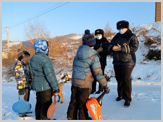 В Горно-Алтайске автоинспекторы и сотрудники ПДН провели профилактическое мероприятие «Безопасные горки»