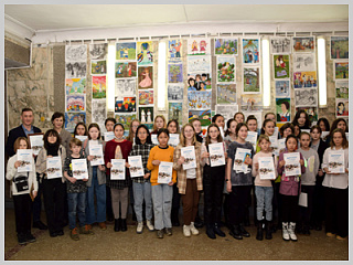 «Мы за мир»: в Горно-Алтайске наградили воспитанников художественной школы - победителей конкурса рисунков