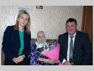 Юрий Нечаев поздравил ветерана Великой Отечественной войны Анну Жданову с 95-летием