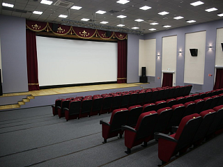 Более 10 тысяч горожан посетили обновленный кинотеатр "Голубой Алтай"