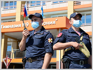 Росгвардейцы Республики Алтай обеспечивают безопасность в период празднования Дня знаний
