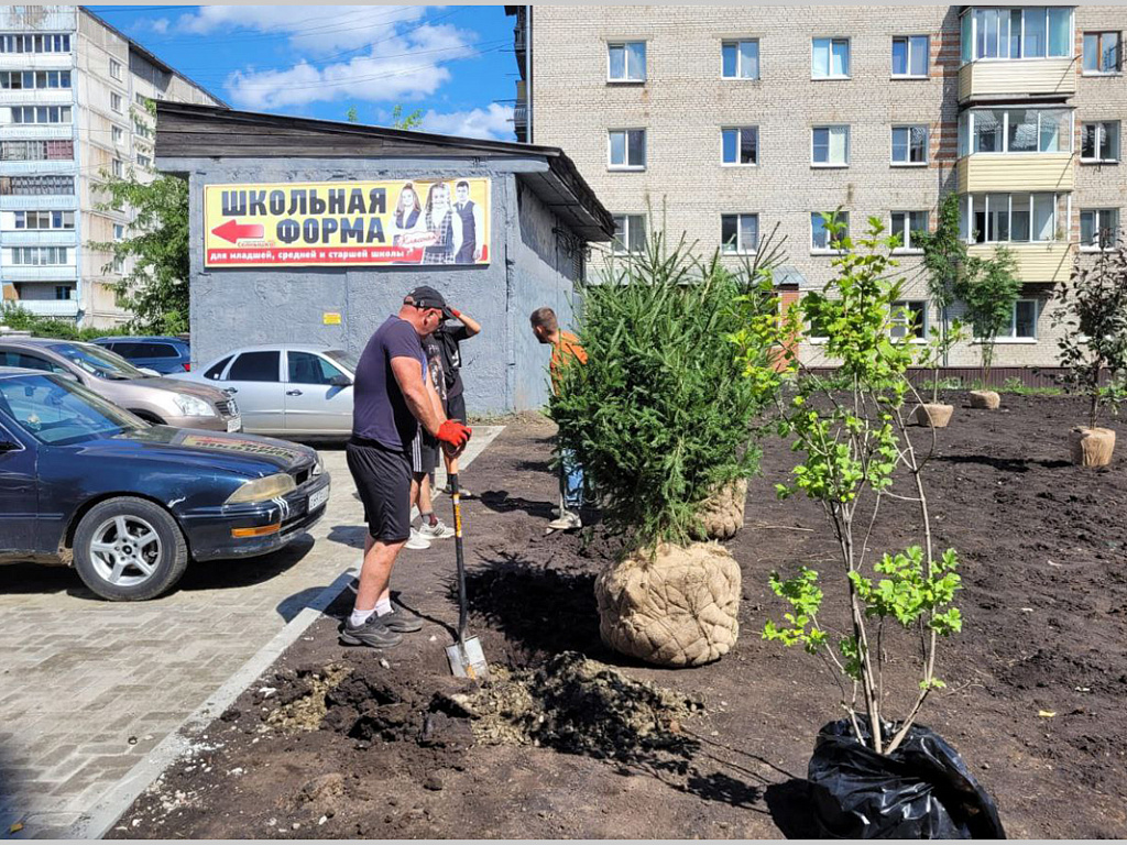 В Горно-Алтайске продолжаются работы по благоустройству дворовых территорий  | 15.07.2024 | Новости Горно-Алтайска - БезФормата