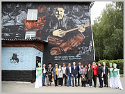 Настенную роспись, посвященную Николаю Улагашеву, открыли в Горно-Алтайске