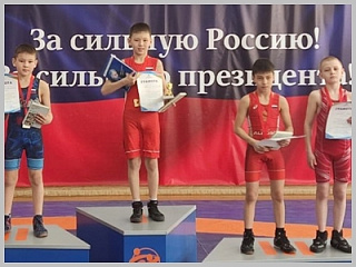 Юные борцы из Республики Алтай стали призерами турнира в Красноярске