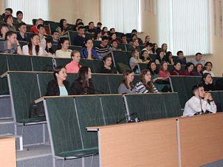 В рамках недели молодого избирателя  был проведен Университетский кураторский час на тему «Избирательные технологии в современной России»