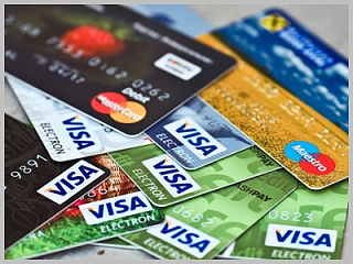 Горожанка нашла чужие банковские карты и десять дней расплачивалась с них в магазинах