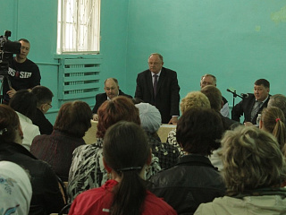 В школе №7 прошла встреча депутатов и мэрии с жителями города