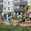 Две благоустроенные дворовые территории открыли в городском микрорайоне «Жилмассив»