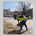 На страже чистоты: трудовые бригады продолжают работу на улицах Горно-Алтайска
