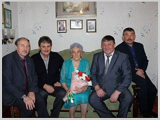 Юрий Нечаев поздравил ветерана Великой Отечественной войны Раису Жданову с 90-летием