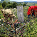 Росгвардейцы продолжают облагораживать места захоронения участников Великой Отечественной войны