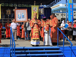 В день славянской письменности и культуры прошел крестный ход, молебен и концерт госоркестра