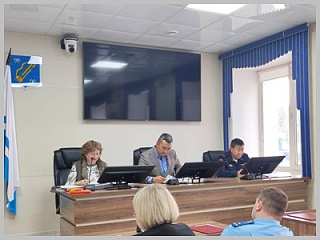 В Администрации города состоялось очередное заседание комиссии по делам несовершеннолетних и защите их прав