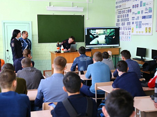 «Уроки трезвого вождения» для курсантов автошкол прошли в Горно-Алтайске